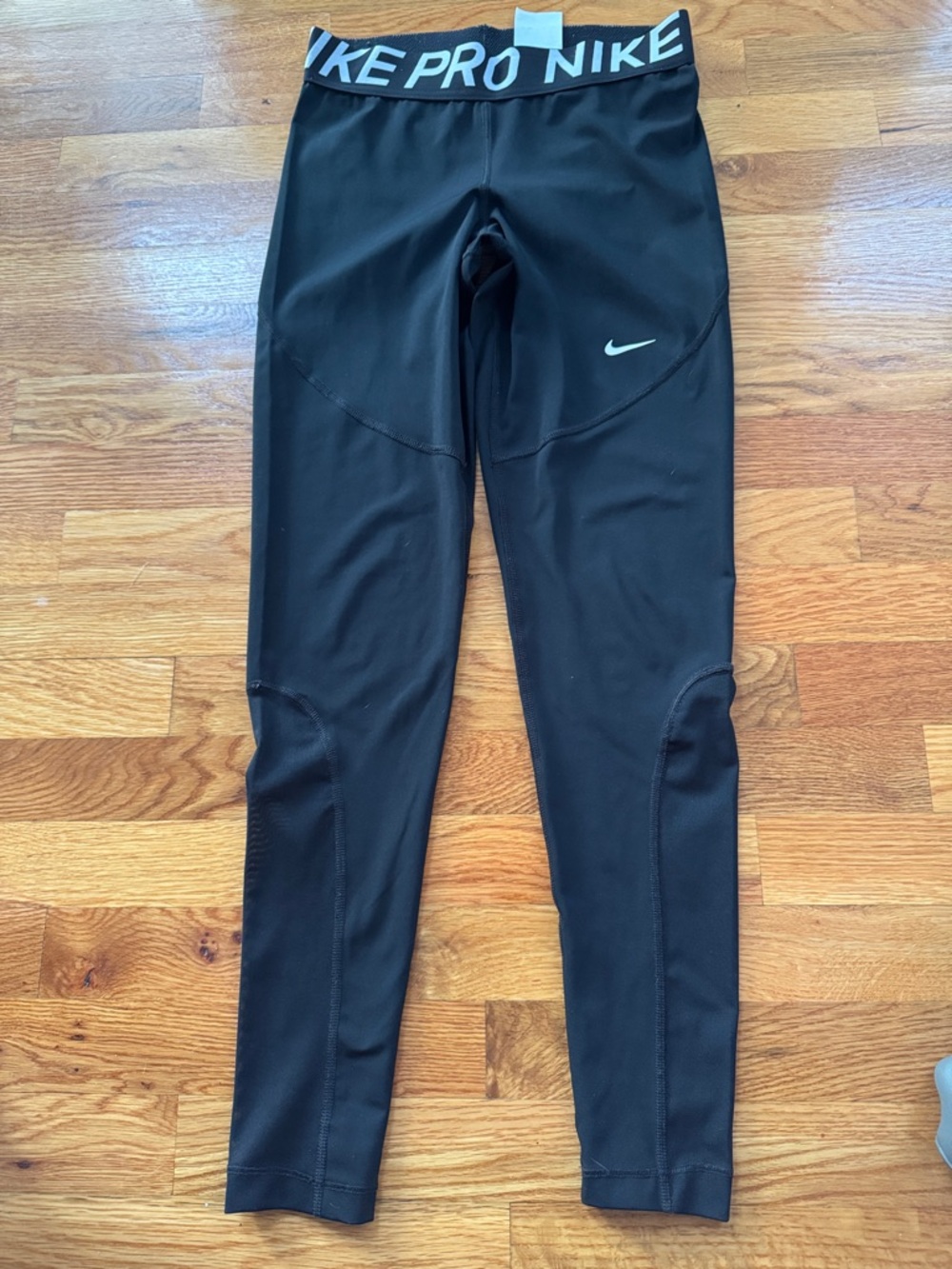 Nike Black woman Pro Training Leggings with White Swoosh